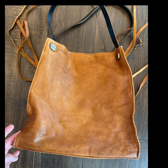 Old Trend Daisy Leather Tote - Picture 11 of 12
